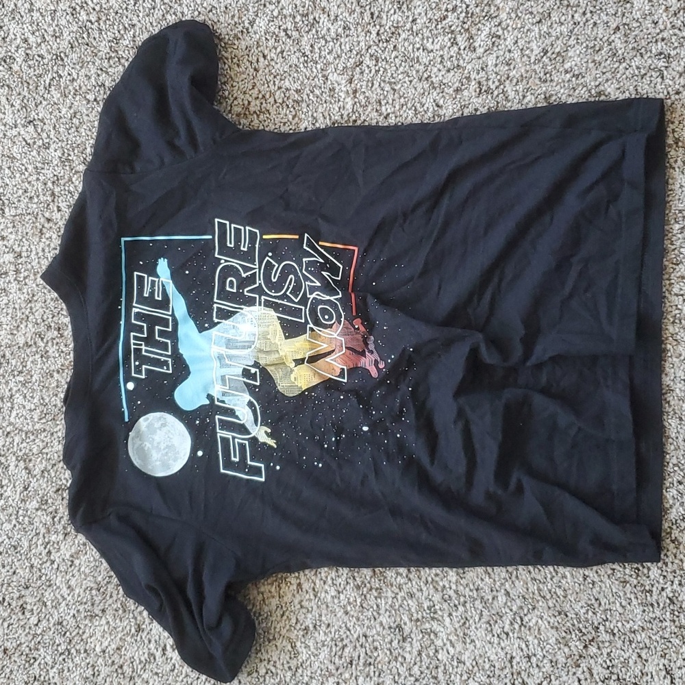 4 t-shirts